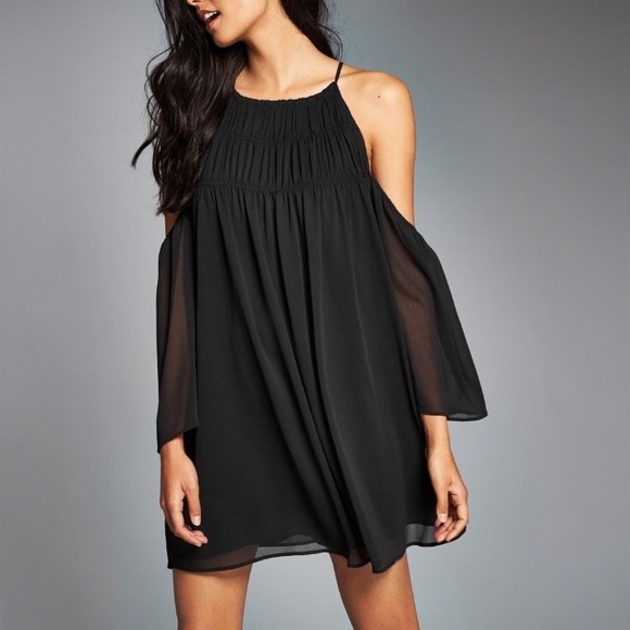 Abercrombie & Fitch Dresses & Skirts - NWT Abercrombie & Fitch Cold Shoulder Shift Dress